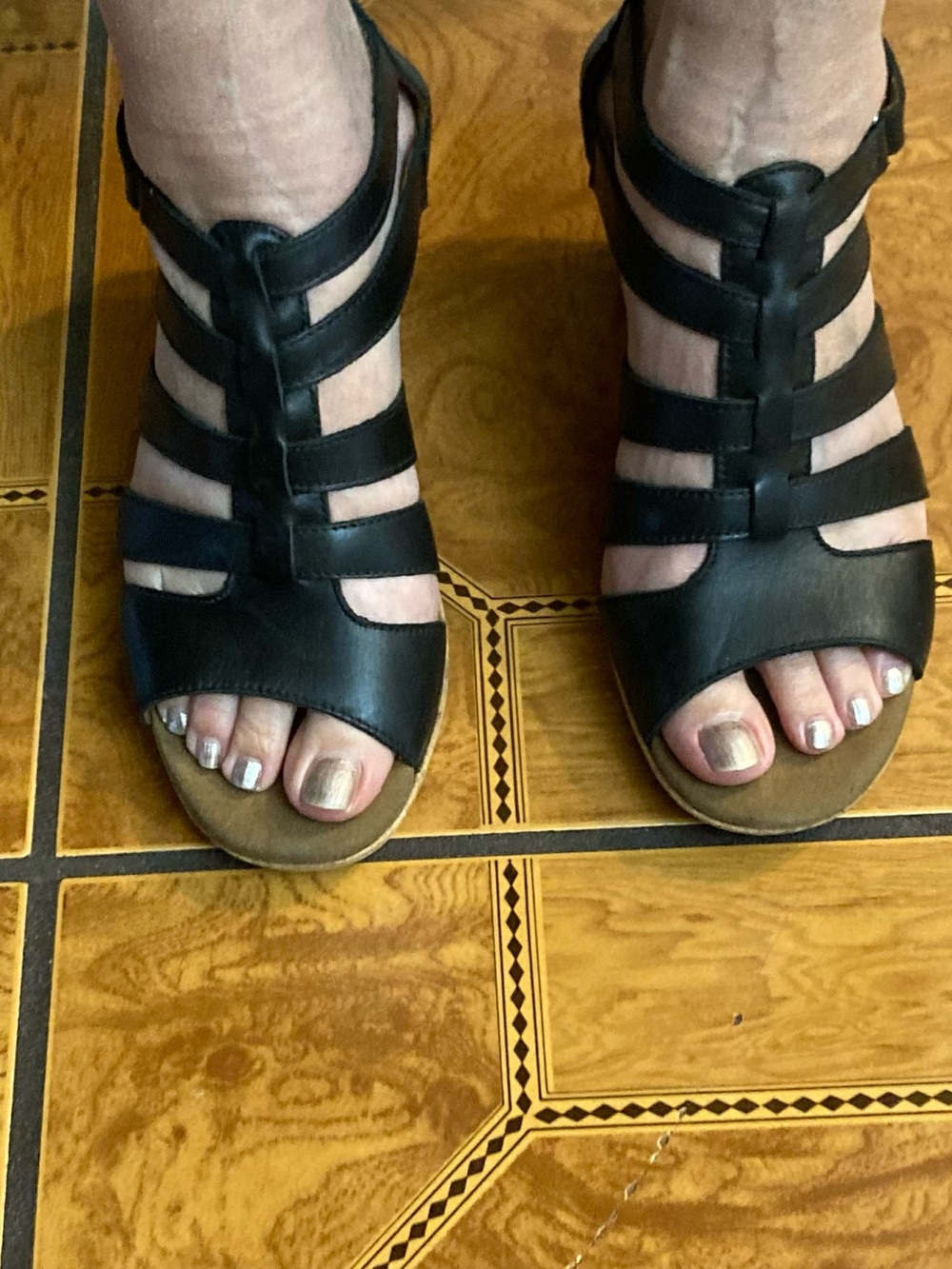 Rockport Black Leather Strappy T-strap Cork Wedge Sandals
